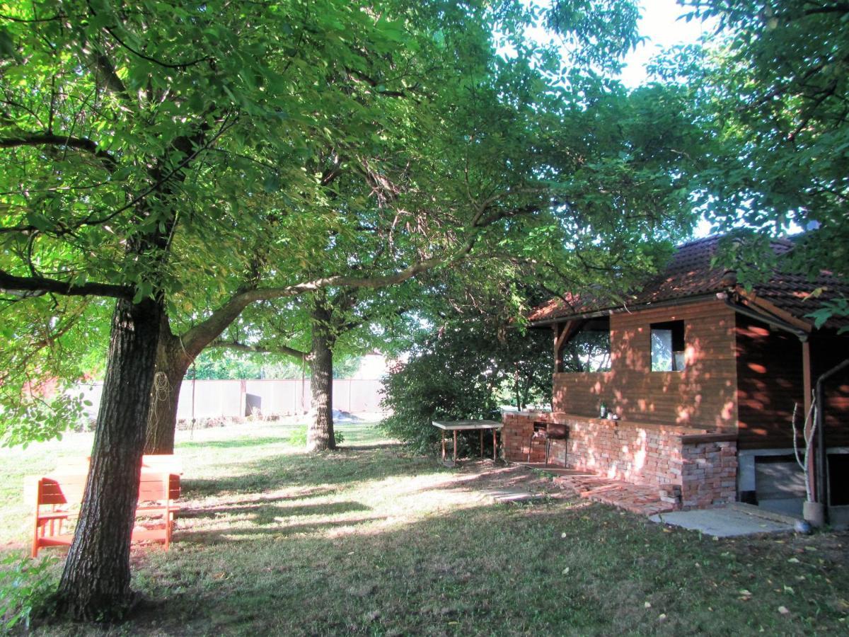 Bed and Breakfast Pod Orehi Postojna Exterior foto