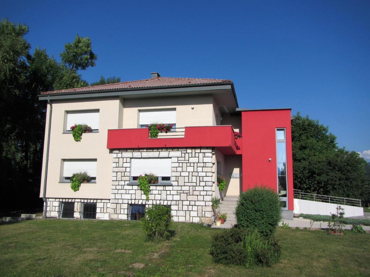 Bed and Breakfast Pod Orehi Postojna Exterior foto
