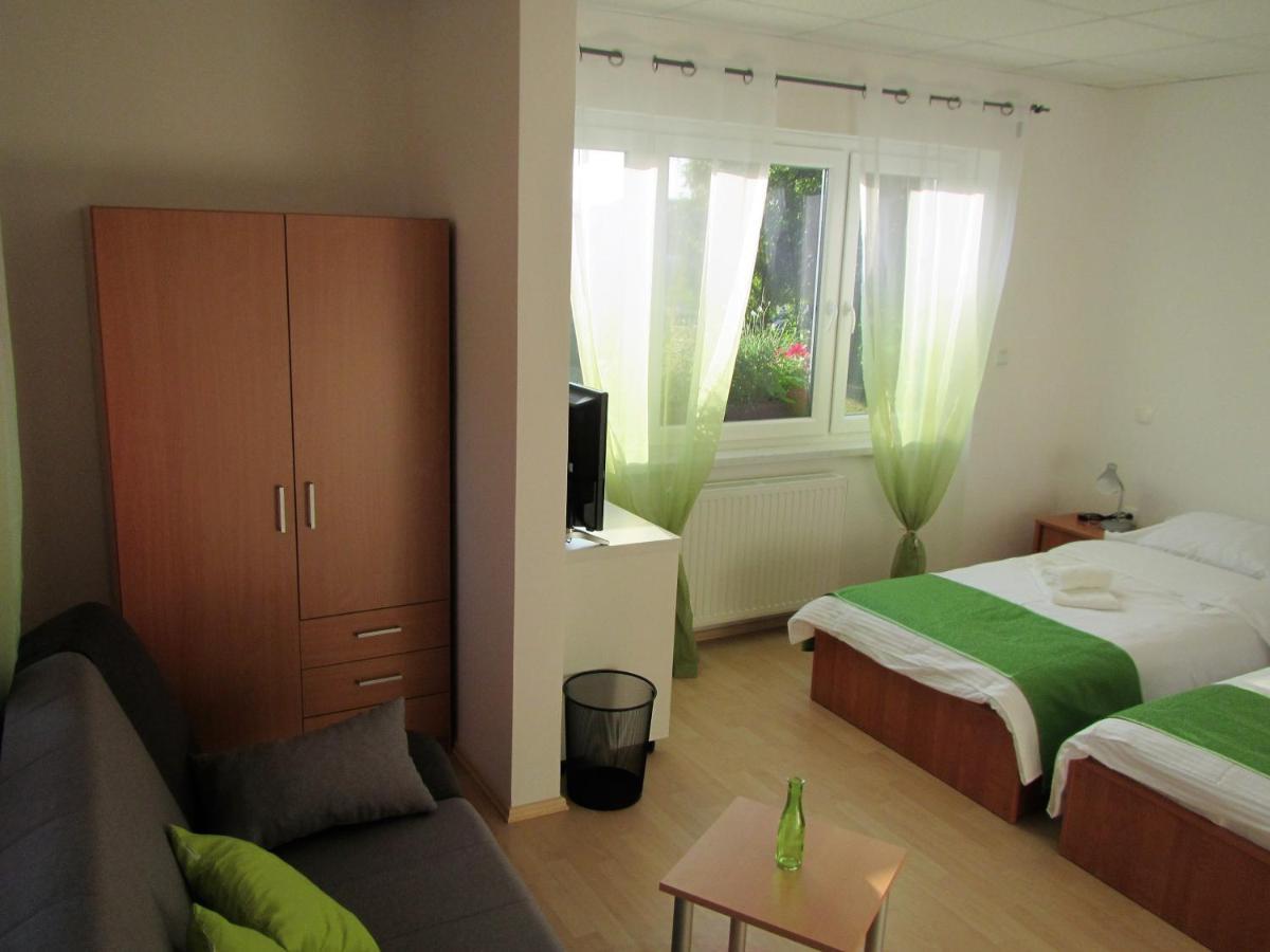 Bed and Breakfast Pod Orehi Postojna Exterior foto